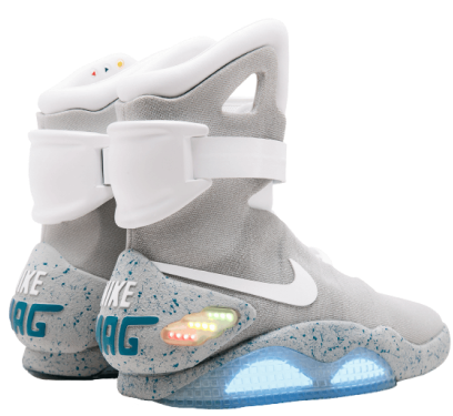 Белые кроссовки Nike Air Mag вид сзади